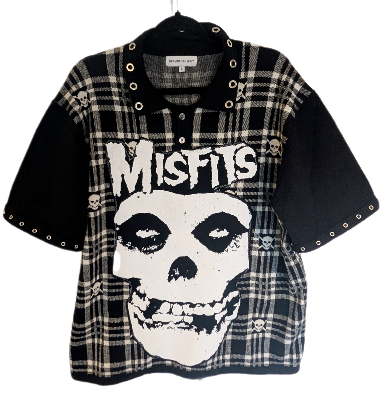 Men's ( can be gender neutral) Misfits/ skull plaid shirt sleeve sweater- size L( men's)