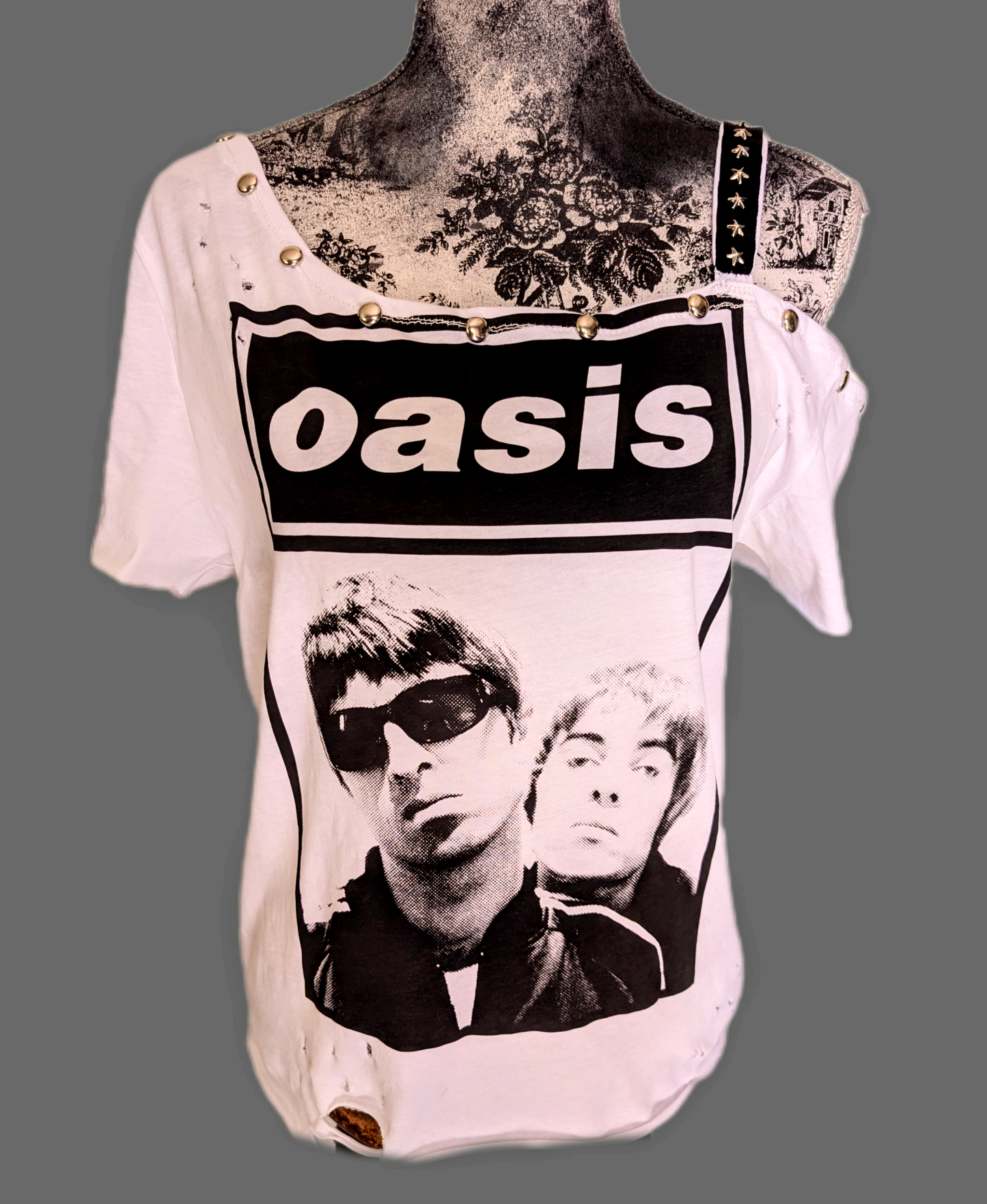 Reworked OASIS tee- size L