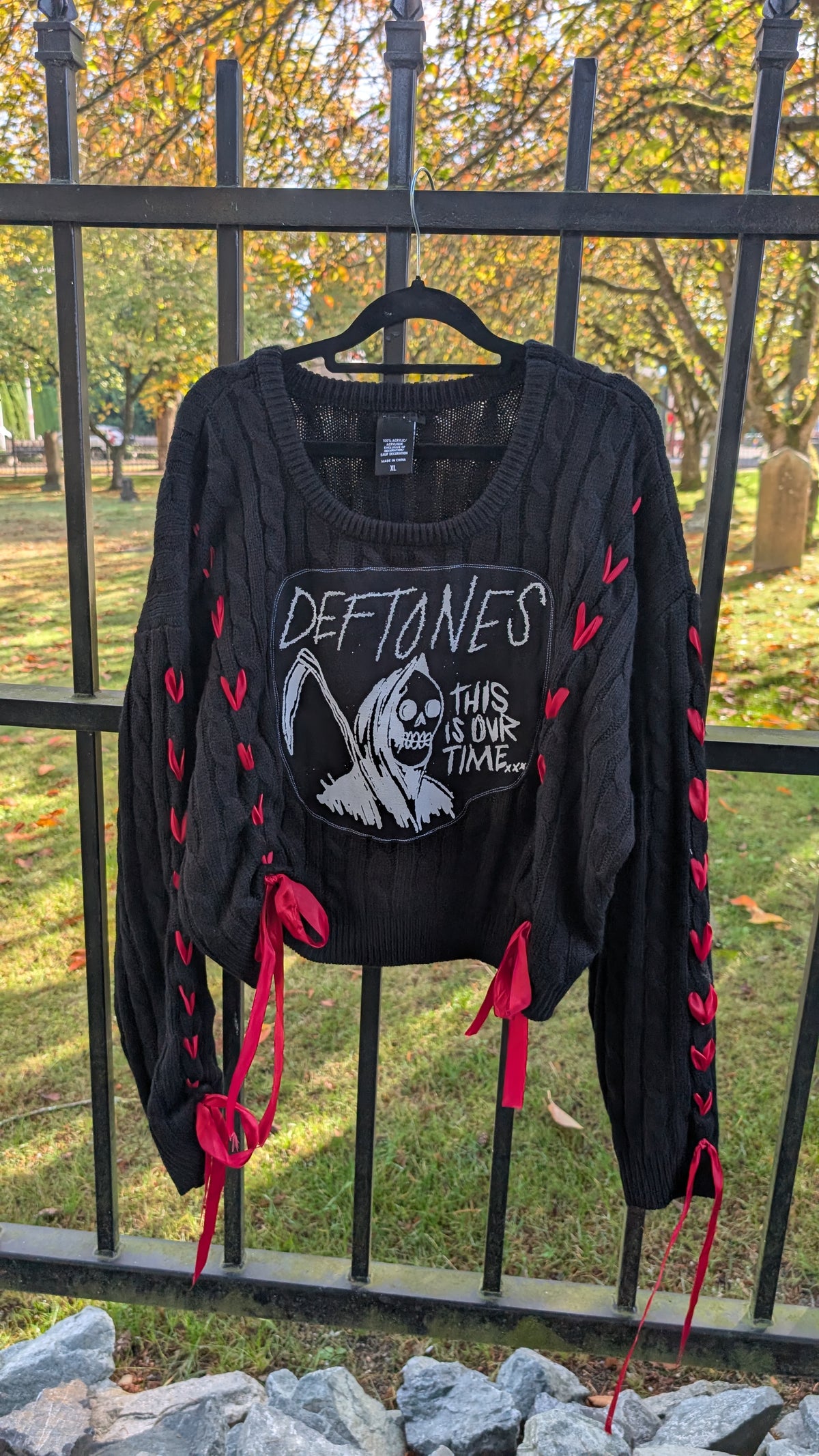 Womens DEFTONES black sweater with red ribbon lacing - L- XL