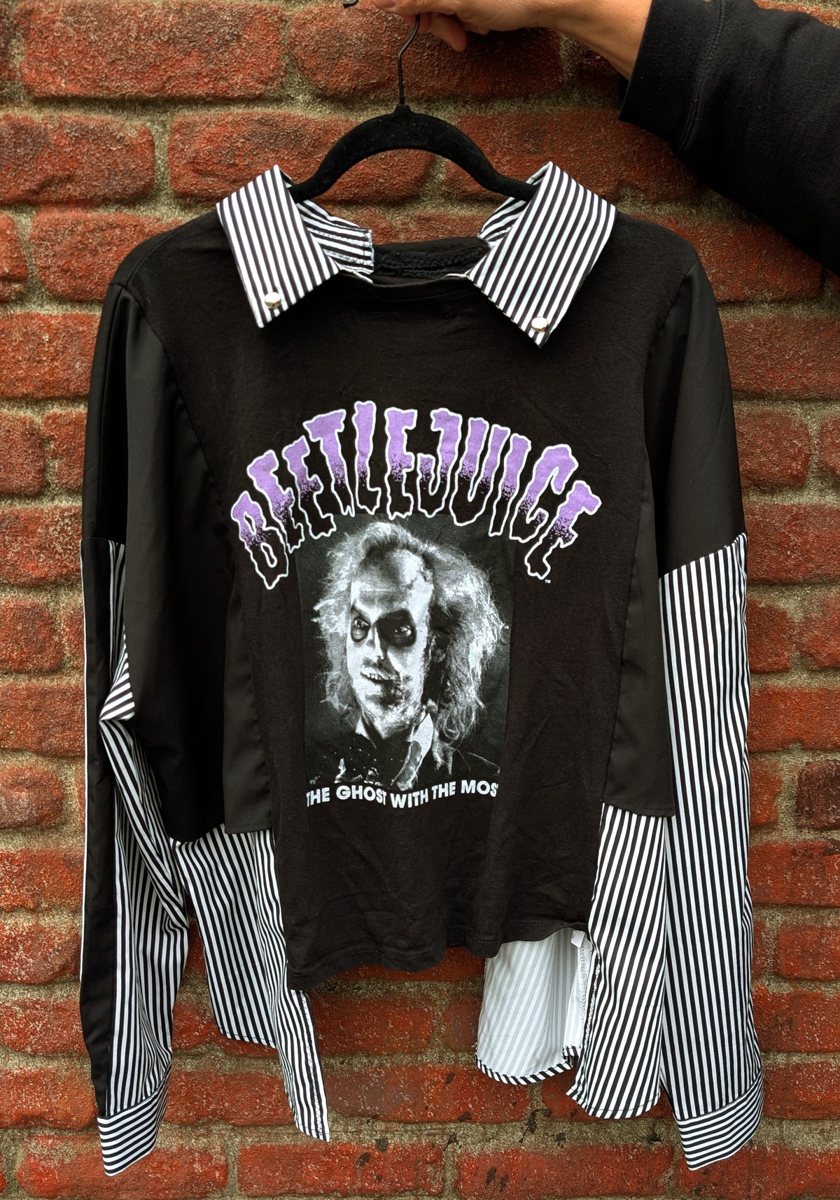 Womens BEETLEJUICE hybrid top- size XL