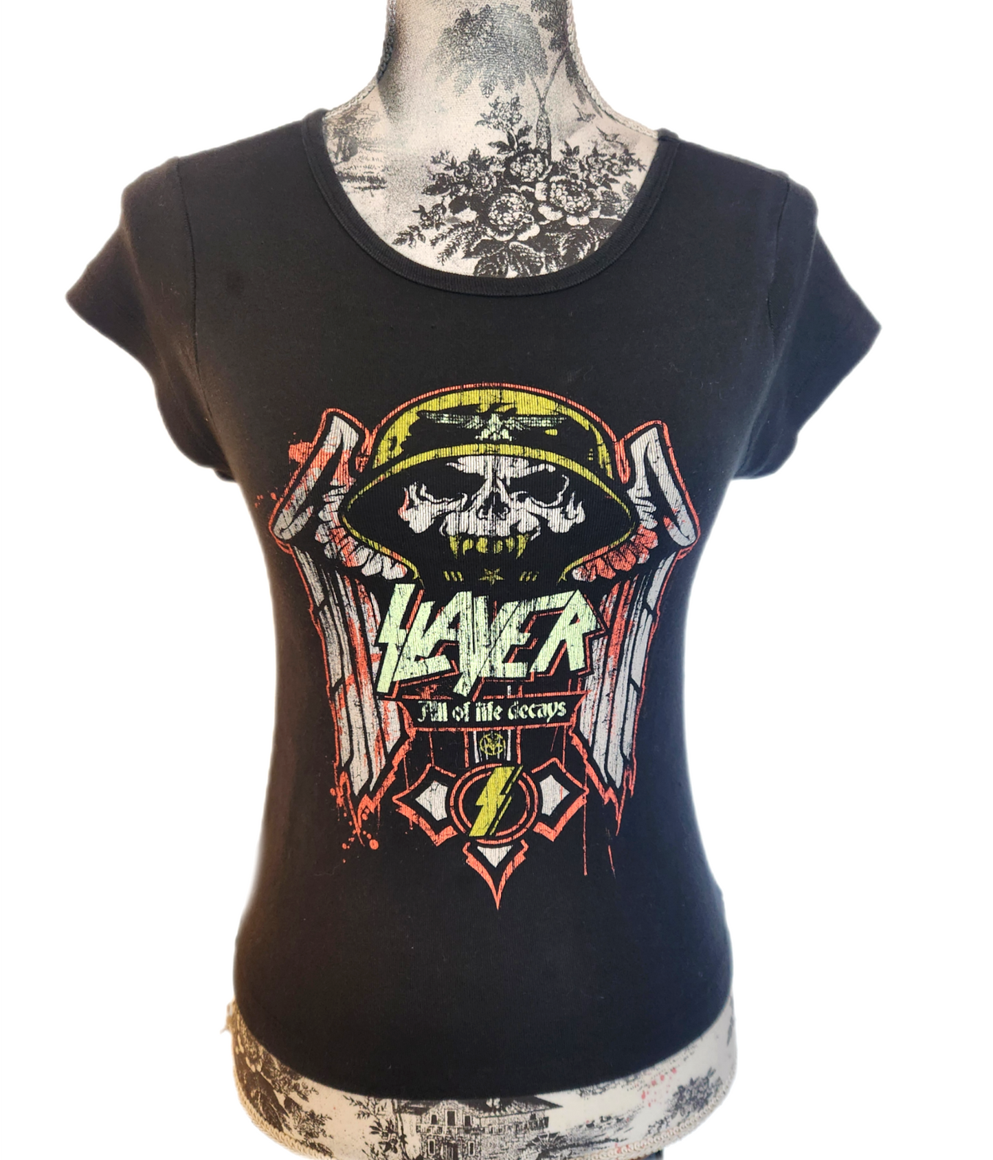 Womens 90s vintage Slayer tee- size S/M
