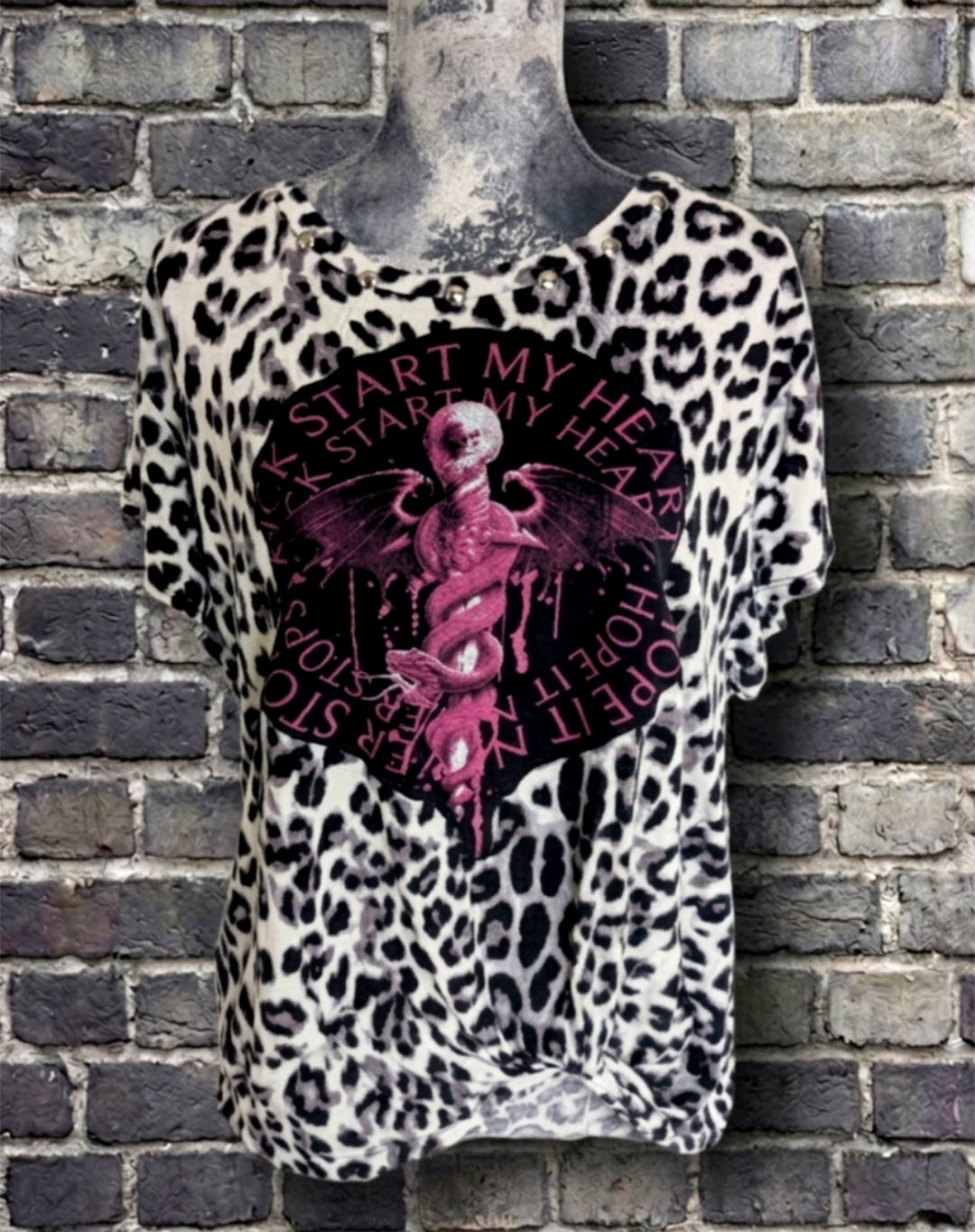 Womens leopard print MOTLEY CRUE tee- size XL