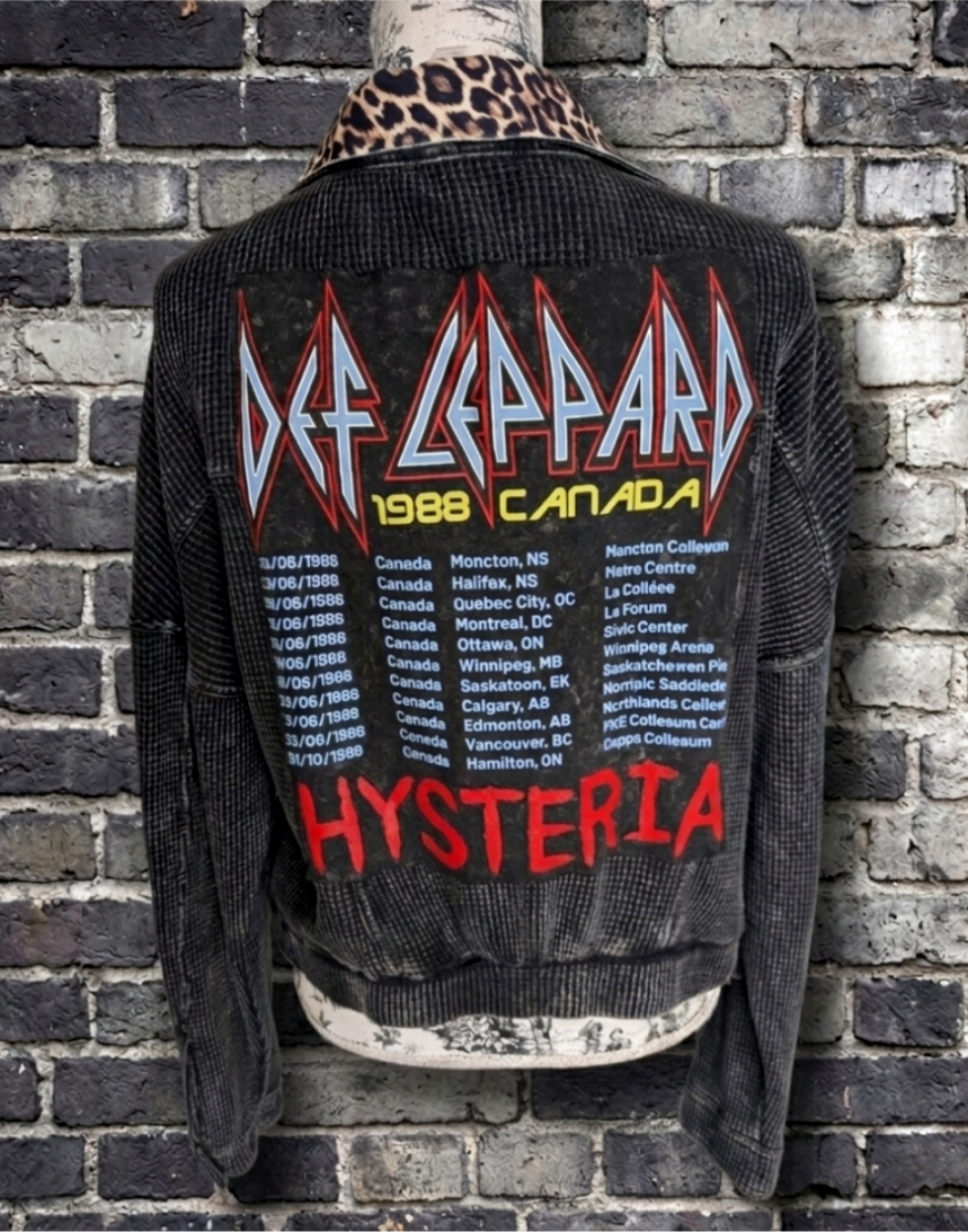 Womens button up DEF LEPPARD top- size L/ XL fit