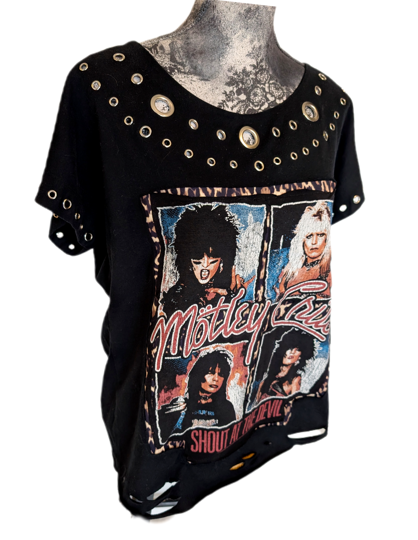 Womens Mötley Crüe grommet top- size XL
