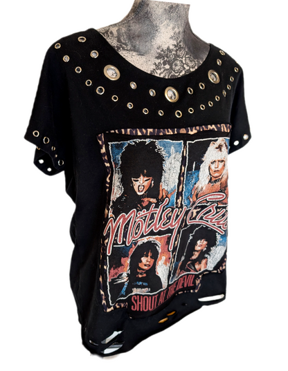 Womens Mötley Crüe grommet top- size XL