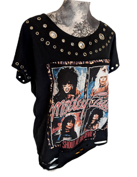 Womens Mötley Crüe grommet top- size XL