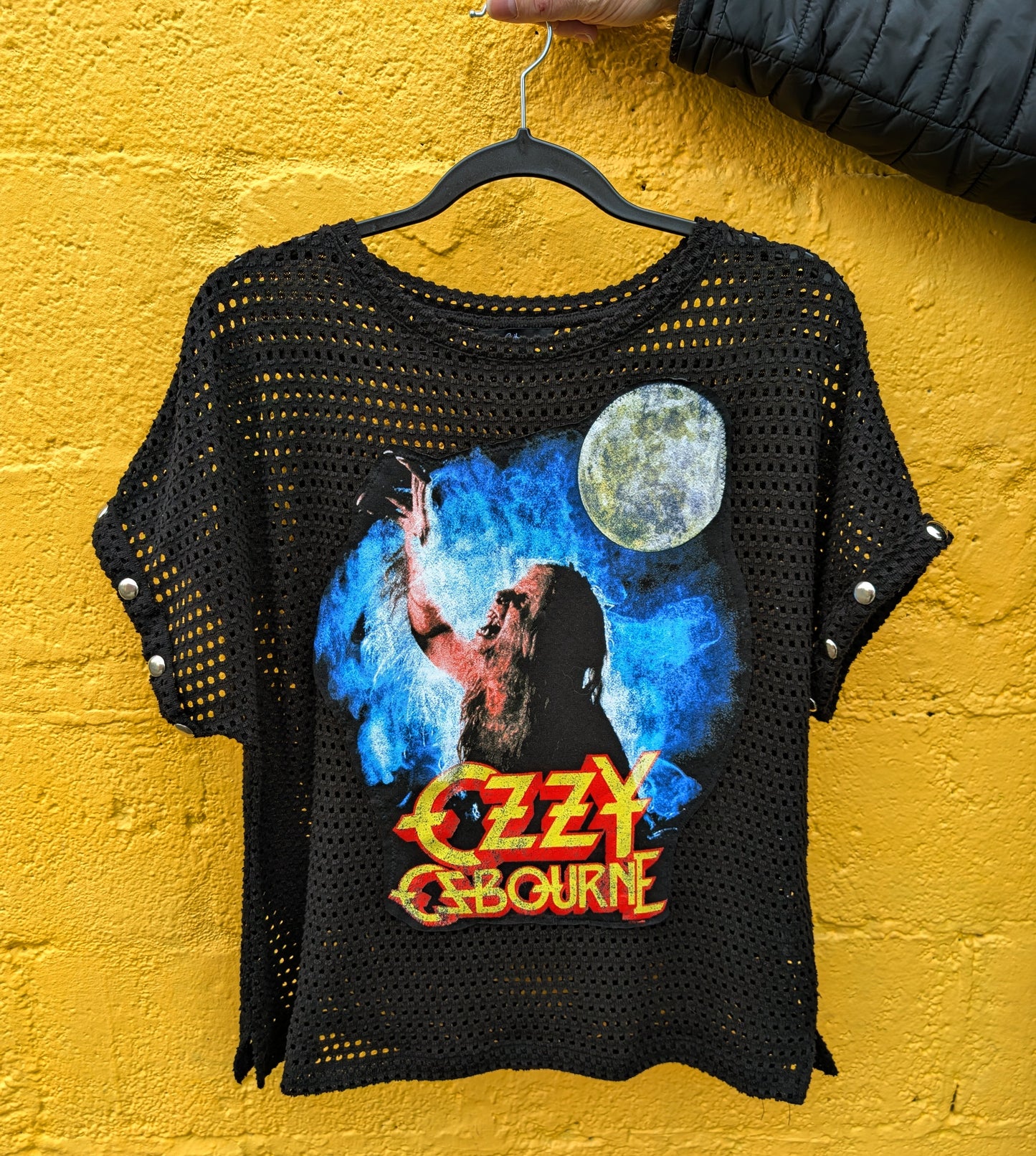 Womens Mesh Bark at The Moon Ozzy sweater- size Large