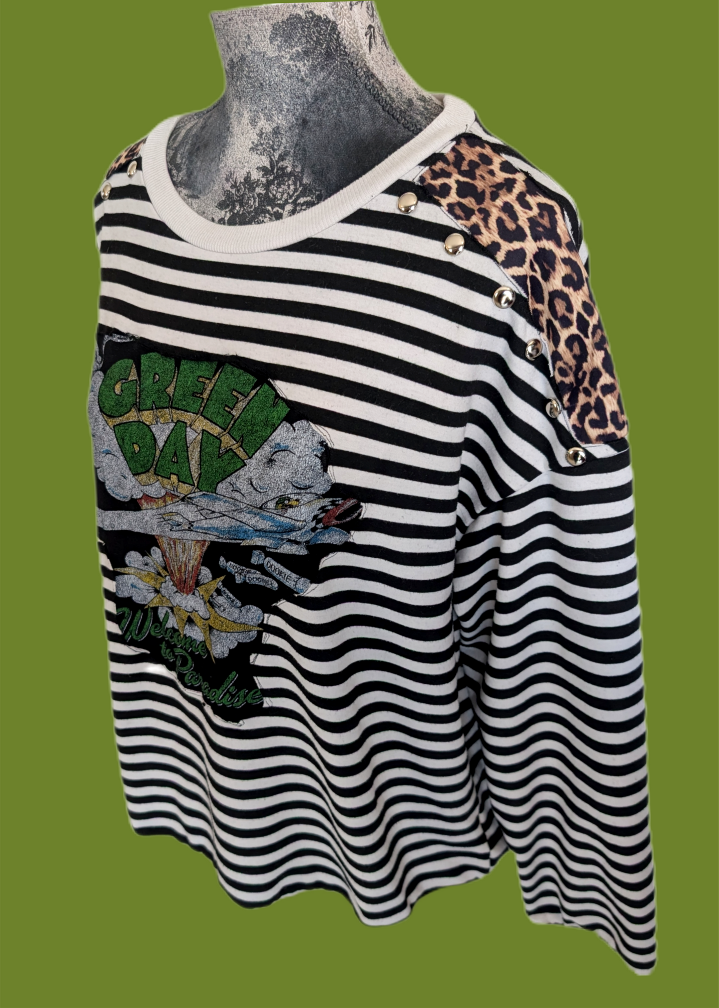 Womens striped reworked GREEN DAY Dookie sweatshirt - size L/ XL