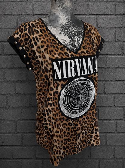 Womens silky leopard V neck top with Nirvana- size Med