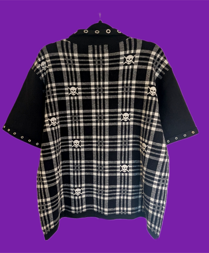 Men's ( can be gender neutral) Misfits/ skull plaid shirt sleeve sweater- size L( men's)