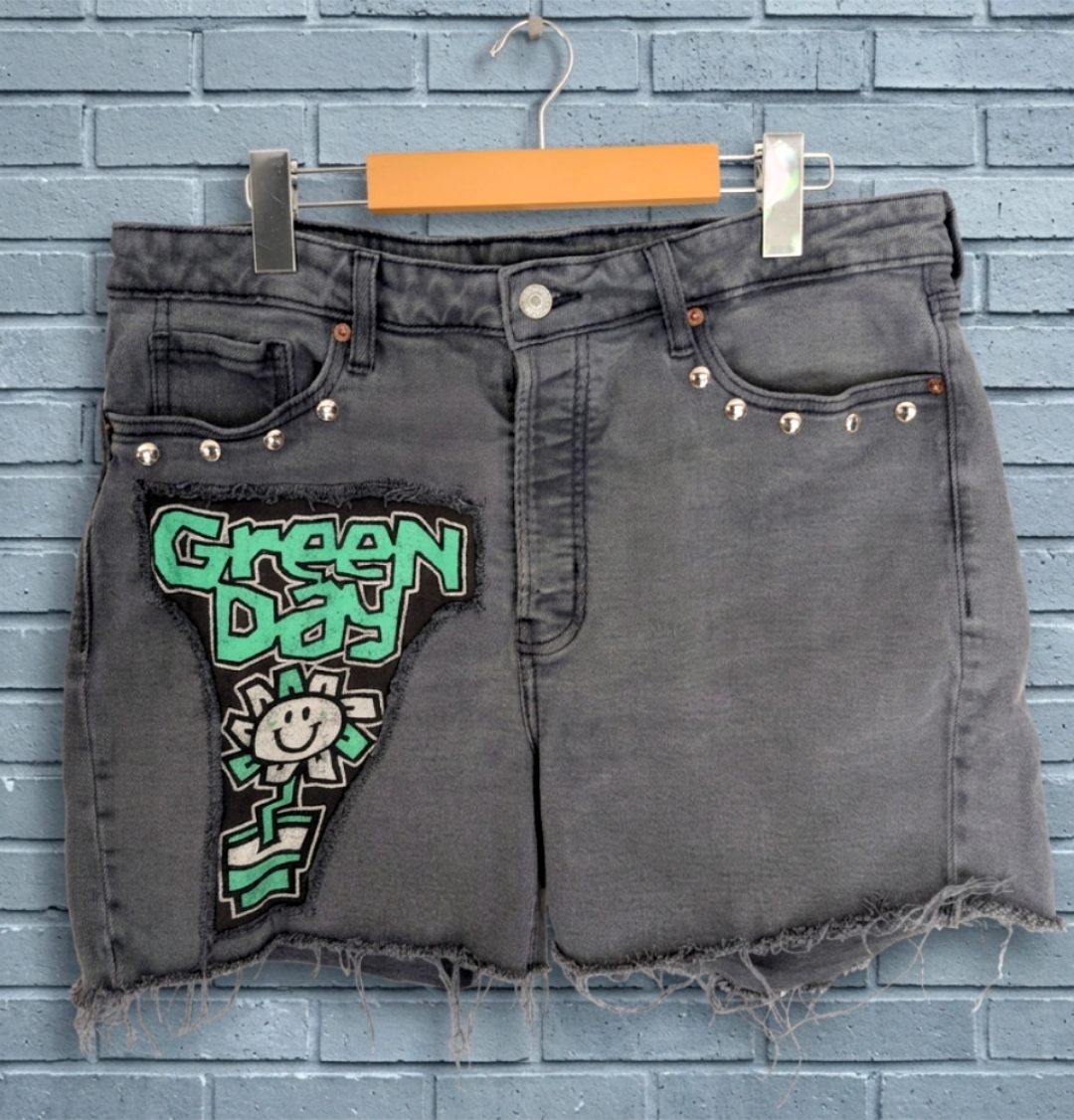 Womens GREEN DAY  grey denim shorts - size 14