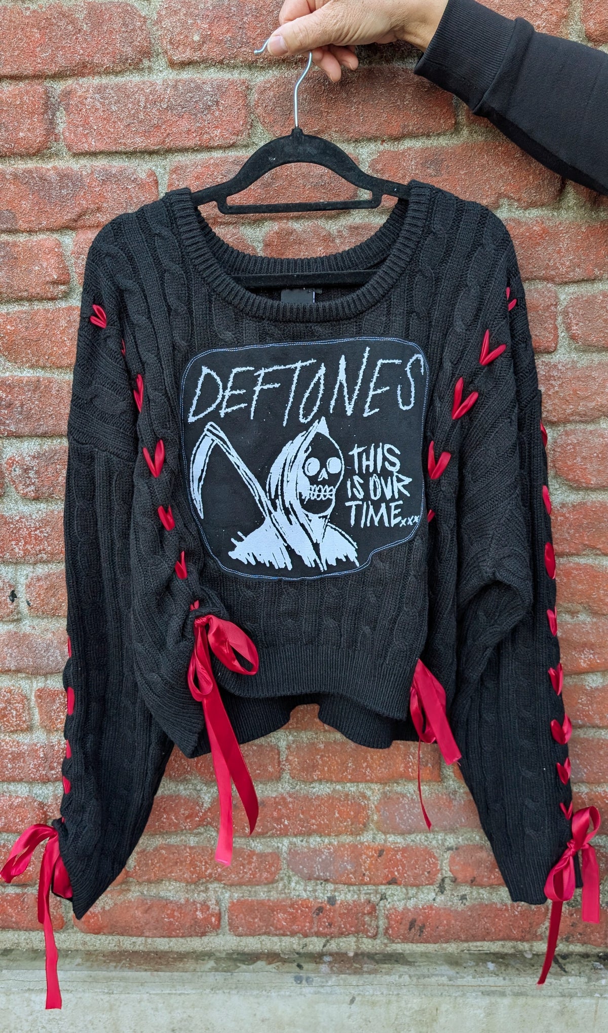 Womens DEFTONES black sweater with red ribbon lacing - L- XL
