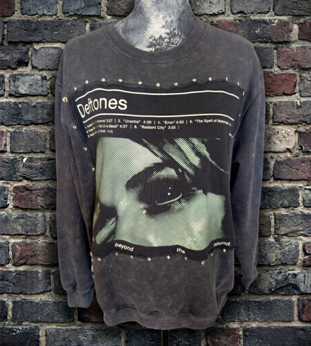 Womens reworked DEFTONES sweatshirt-M/ L